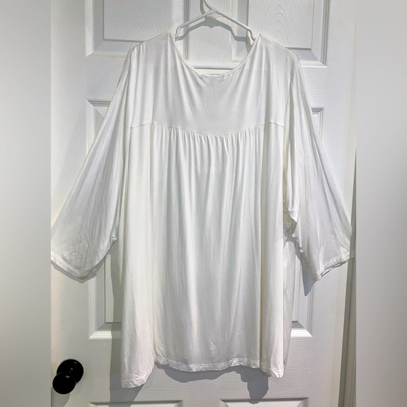 PLUS SIZE WHITE 3/4 SLEEVE TUNIC W/ BEADING - Picture 2 of 4